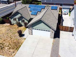 2261 SW Reindeer Ave, Redmond, OR 97756