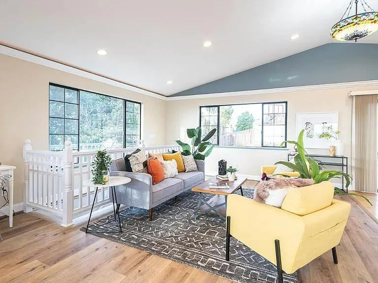 6077 Felix Ave — Photo 12