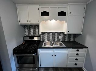 1237 B St APT 4, Lincoln, NE 68502