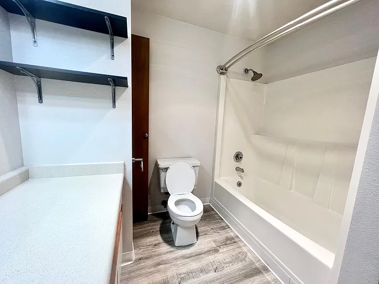 Sherwood Apartments — Photo 15