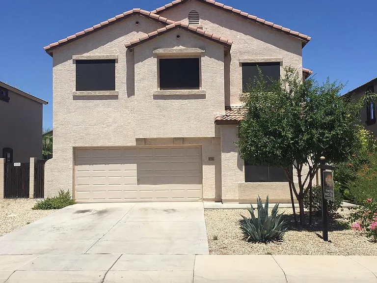 17236 W Country Gables Dr — Photo 2