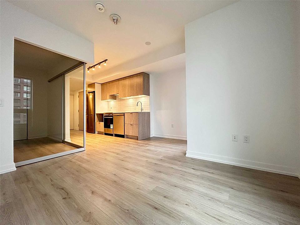 1st image of 395 Bloor St E #1812