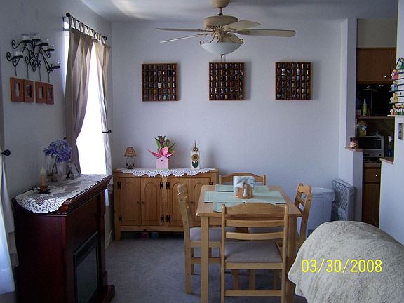 dinette area off kitchen