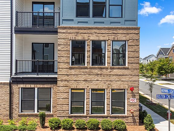 2nd image of 23679 Bolton Crescent Ter #12-201