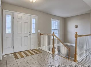 809 Bluegrass Ln, Champaign, IL 61822