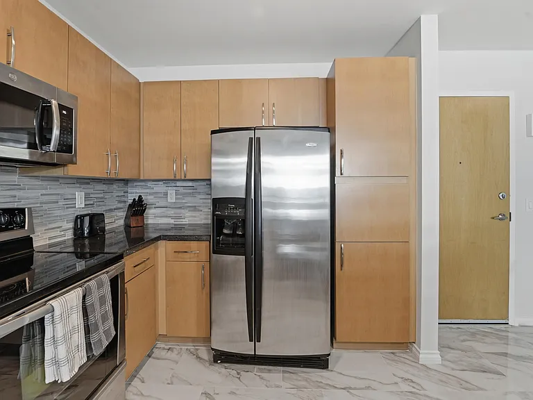 300 S Australian Ave #419 — Photo 13