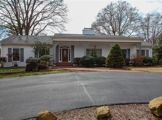 3915 W Friendly Ave, Greensboro, NC 27410