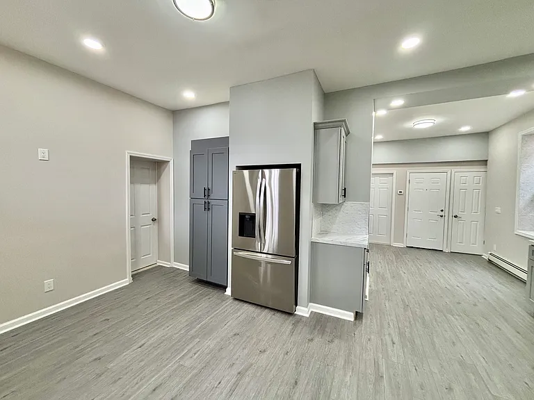 127-129 Fulton St #1 — Photo 10