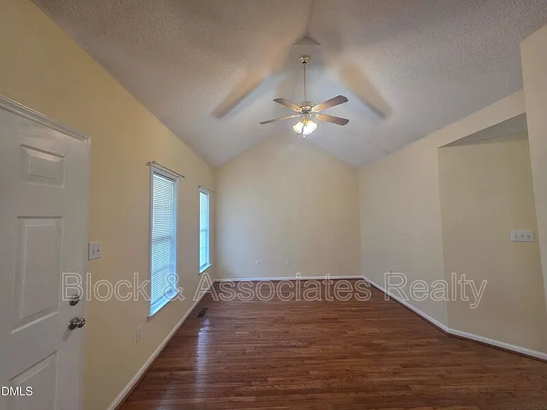 116 Cliffdale Rd — Photo 19
