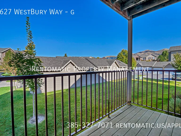 1627 Westbury Way #G — Photo 13