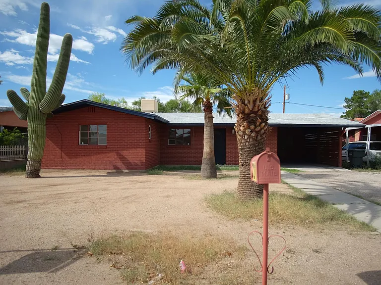 721 E Joan Pl — Photo 29