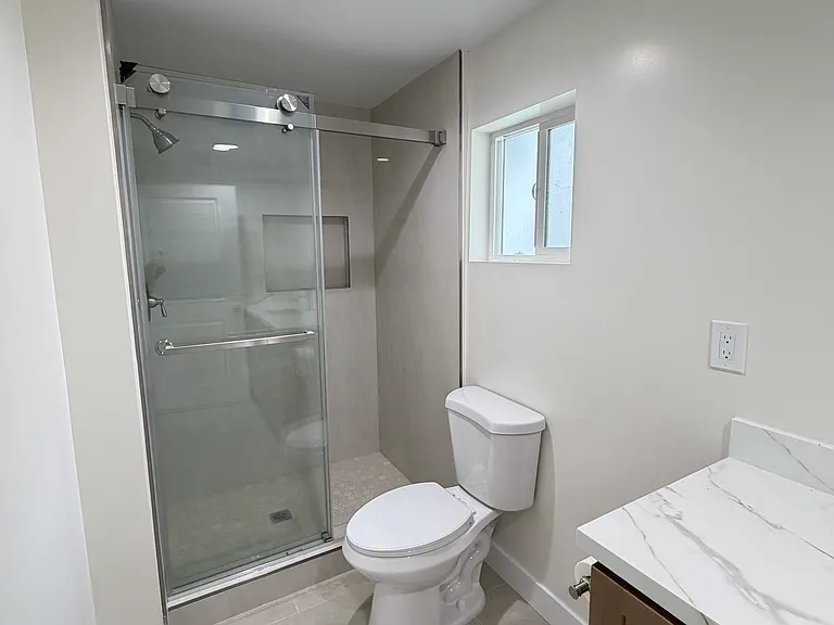 10433 Courson Dr — Photo 4
