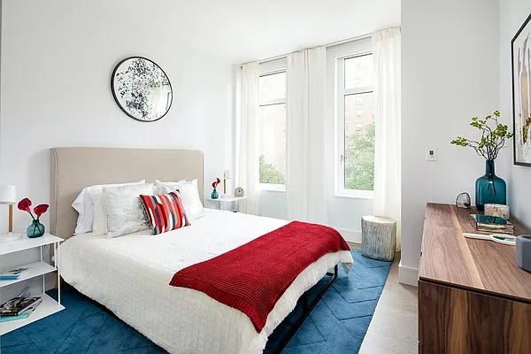 Rented by Extell Marketing Group LLC | media 39