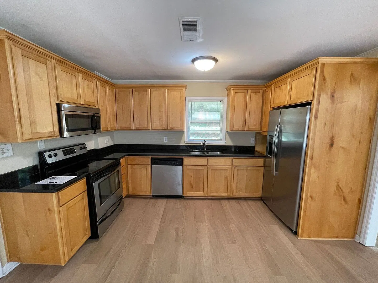 Pre-Leasing For August 7th 2027! — Photo 3