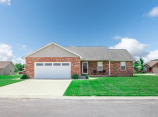 494 Rosewood Ln, Aviston, IL 62216