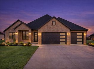 1999 N Alysheba Court, Springfield, MO 65802