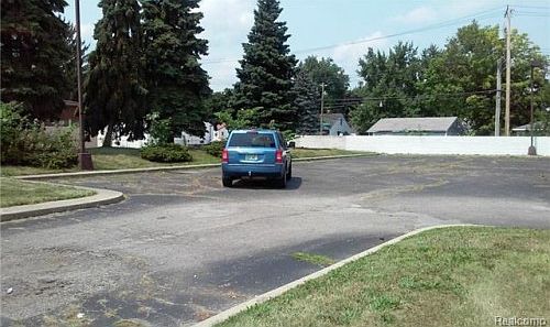 2nd image of 20526 Plymouth Rd