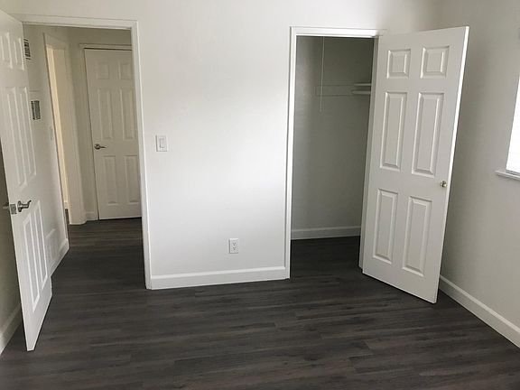 3rd image of 109 N Fairway Ln #1