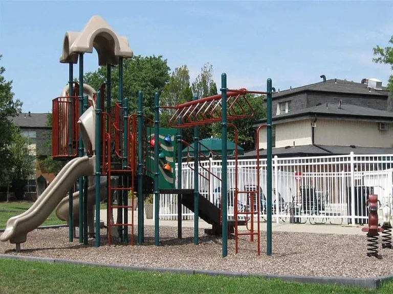 Village on the Park — Photo 6
