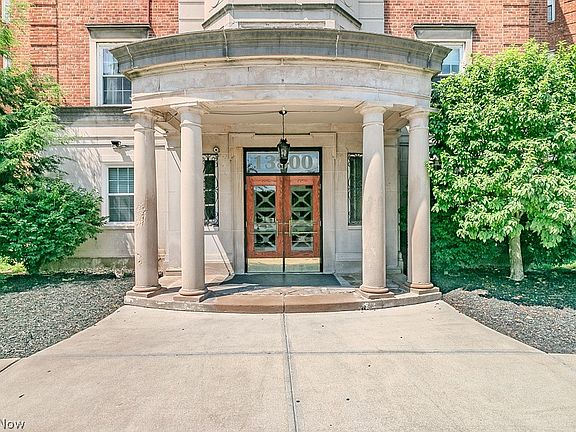 2nd image of 13800 Fairhill Rd APT 419