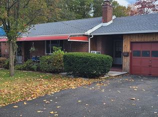 314 Schoolcraft Rd, Bergenfield, NJ 07621