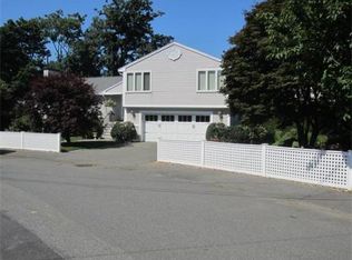 2 Robin Ln, Swampscott, MA 01907