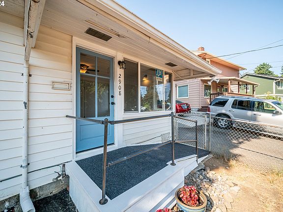 3rd image of 2908 E 12th St