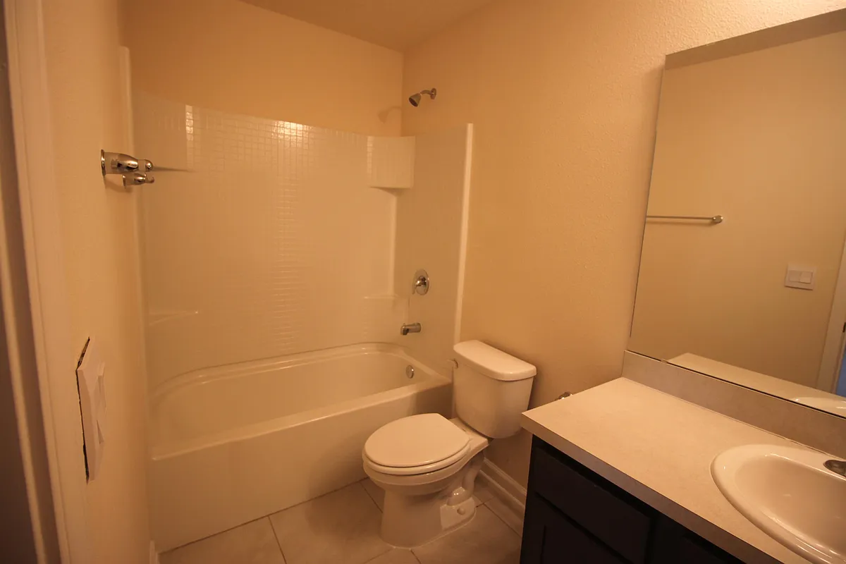 Building Photo - 9595 Star Dr #1