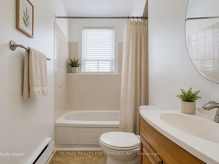 488 Logan Ave — Photo 13
