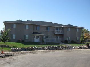 1102 Hola Bird Cir #10, Marshall, MN 56258