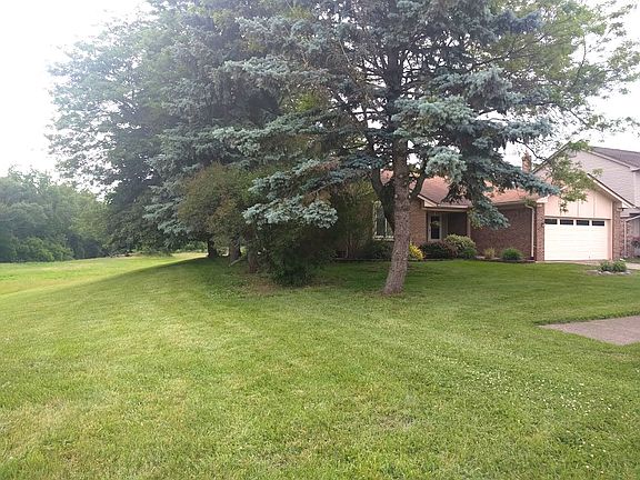 2nd image of 37345 Fieldcrest Ln