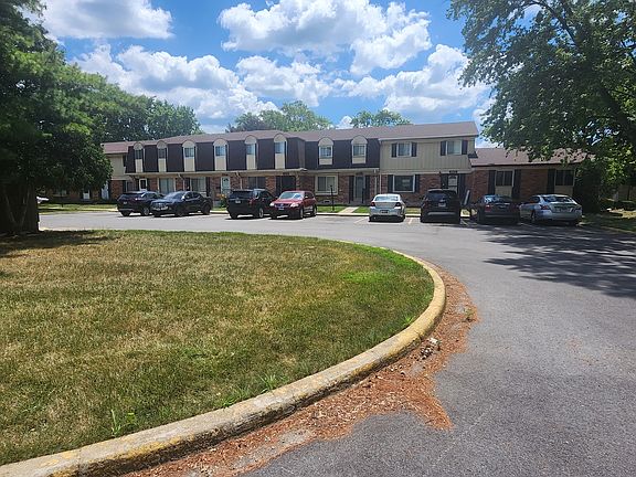 2nd image of 4025 Appleby Ln