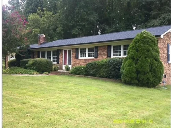 504 E Iowa Ave, Bessemer City, NC 28016