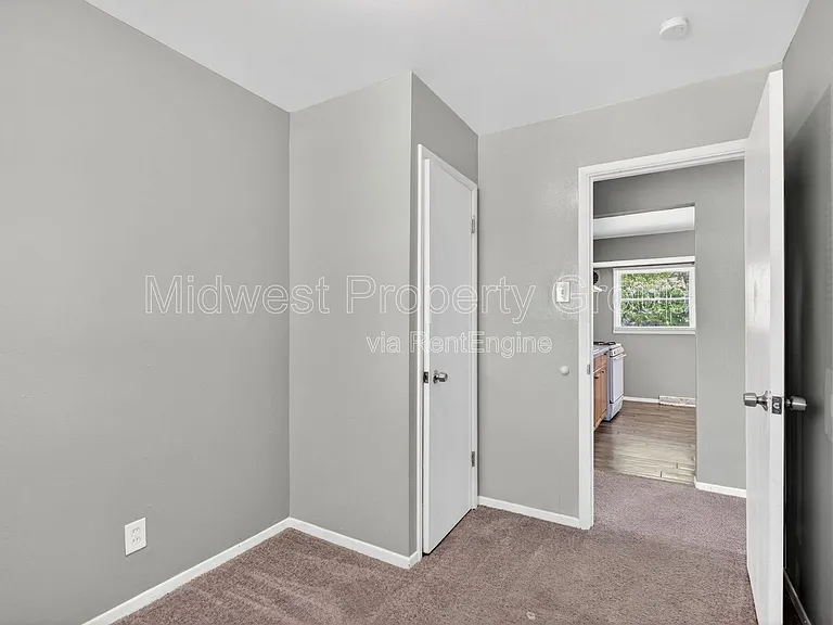 409 Shepley Dr — Photo 13