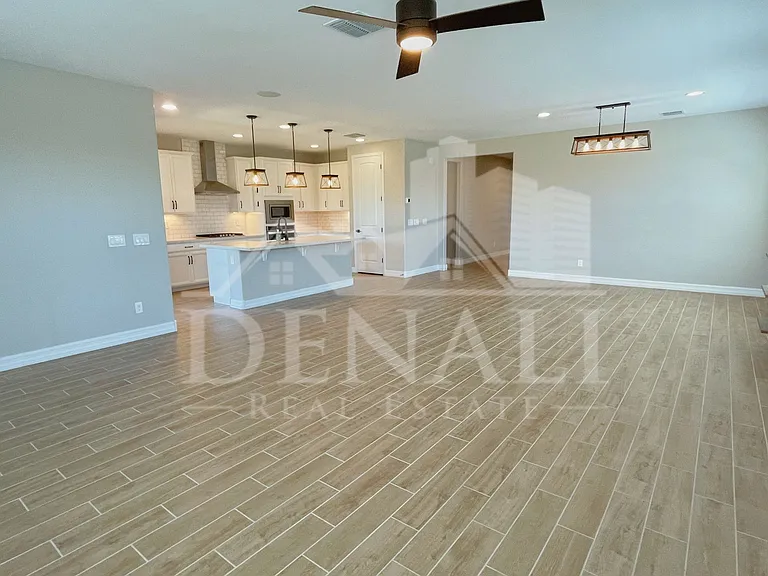 13648 N 144th Dr — Photo 6