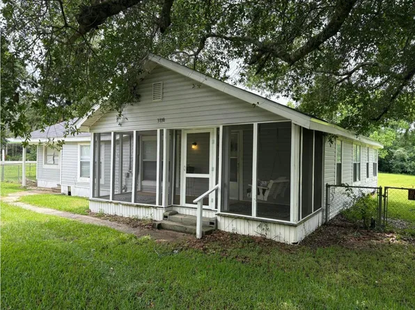 3830 3rd Ave, Laurel Hill, FL 32567