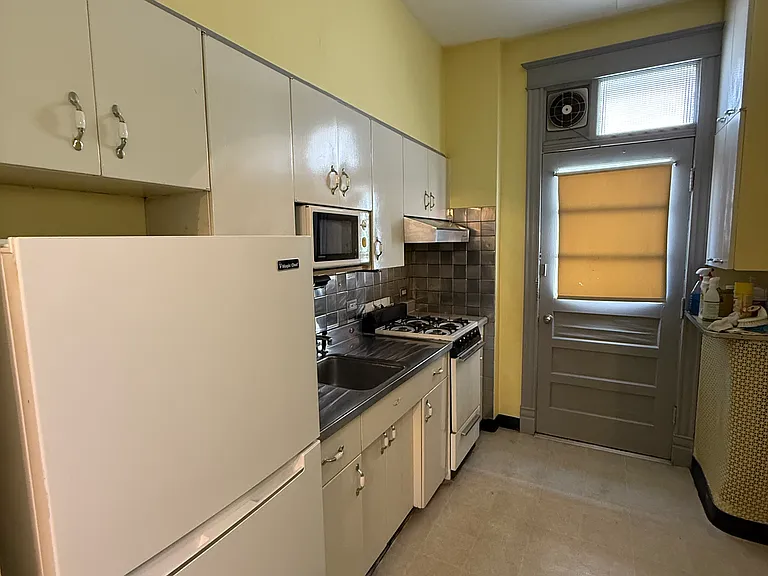 2258 S Compton Ave #2 — Photo 7