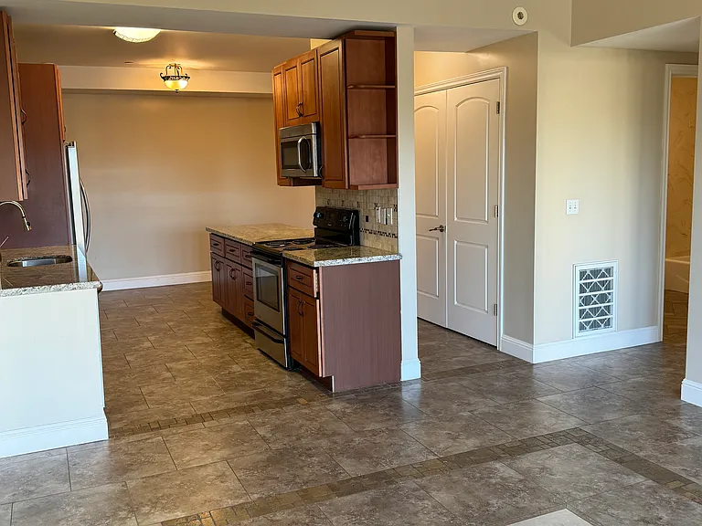 2319-2323 Shattuck Ave #503 — Photo 9