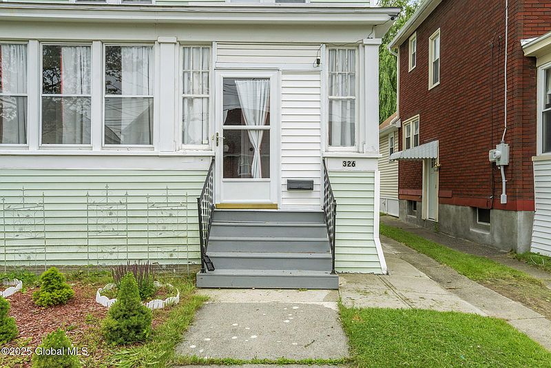 4th image of 326 Mountain Street