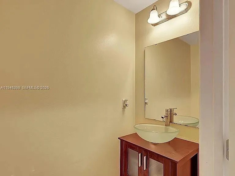 1018 SW Eckard Ave — Photo 20