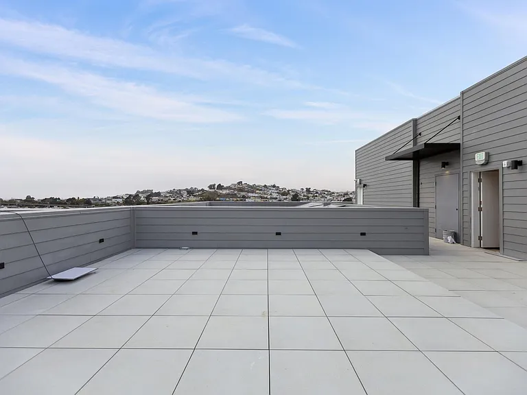 5616 Mission St #2A — Photo 16