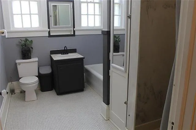 525 N Laurel St — Photo 3