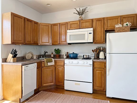 5th image of 44 Richardson St APT 2L