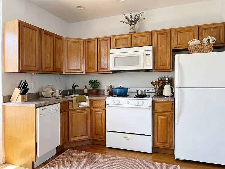 44 Richardson St #2L — Photo 4