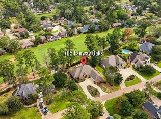 705 Fairway Oaks, Conroe, TX 77302