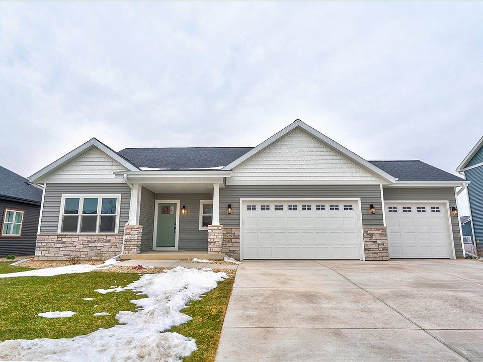 1st image of 2579 Notre Dame Dr