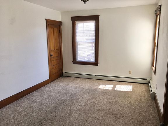 5th image of 38 Elmwood St