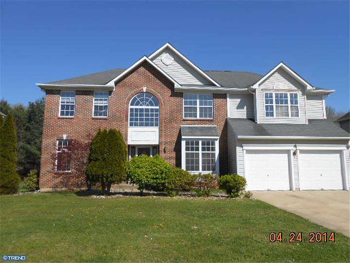 1st image of 27 E Moyer Dr