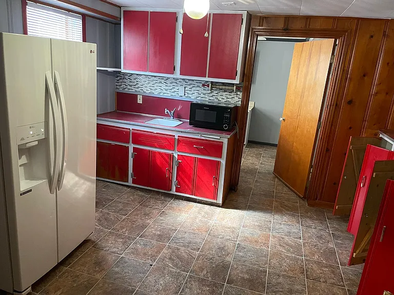 8235 Browne St — Photo 12