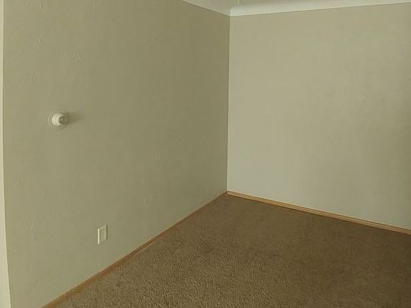 4th image of 182 McCarrons Blvd N APT 17
